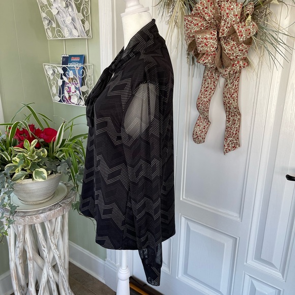 Zoey & LeeLo Black Chevron Pattern Bow Tie Blouse - Picture 3 of 5